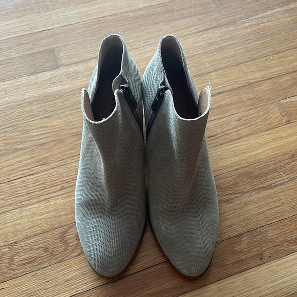 Lucky Brand Pickla Booties Shoes Heel Beige - Picture 4 of 5